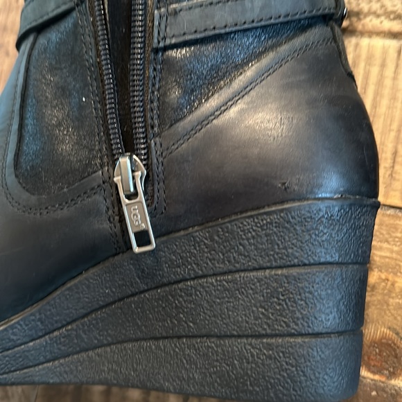 UGG Waterproof Wedge Booties SZ 7 - Picture 8 of 11